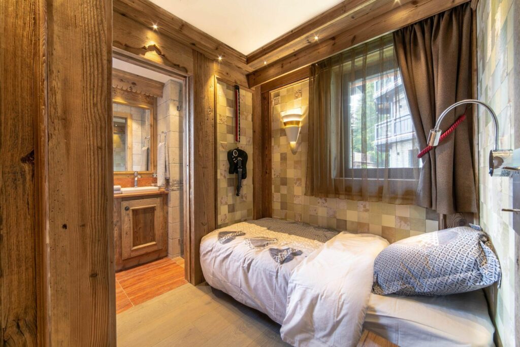 Chalet Bordeaux, Plantret, Courchevel 1850